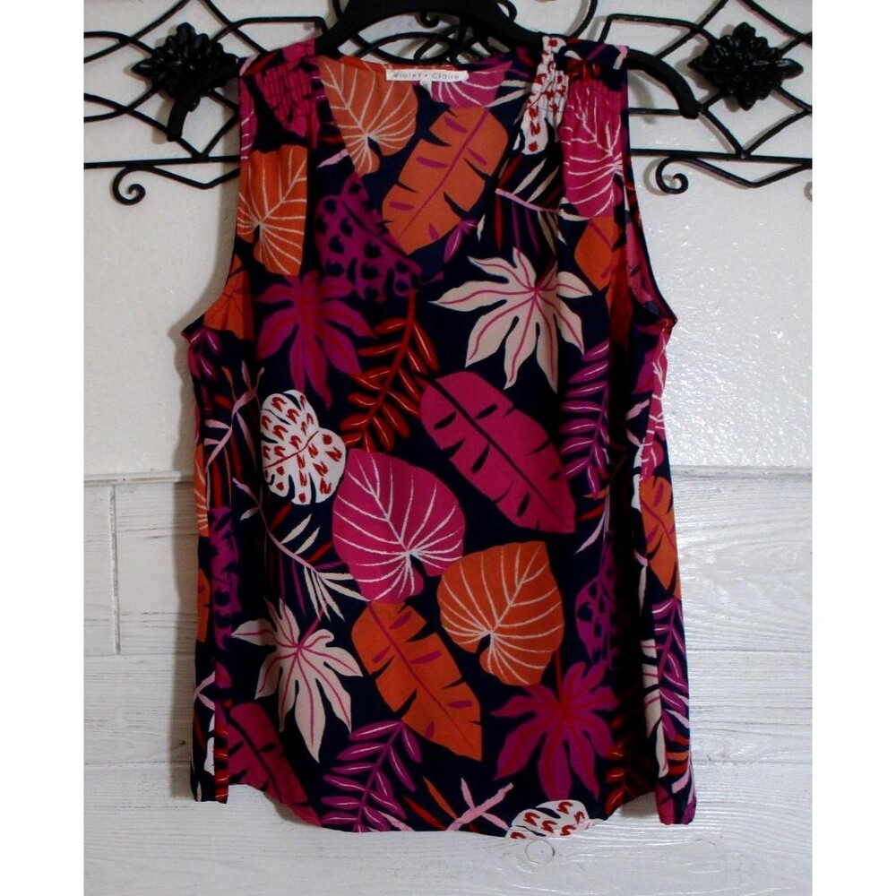 Violet & Claire Top Women's Size M Multicolor Floral Sleeveless V Neck